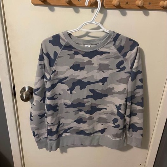 Old Navy Women Camo blue sweater - Picture 1 of 3